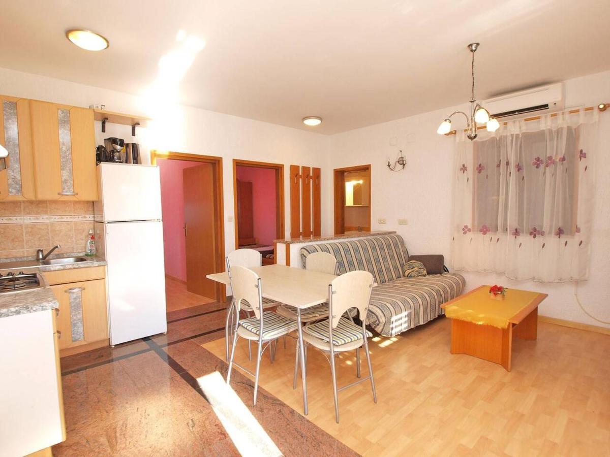 Alma Apartment Poreč Exteriör bild
